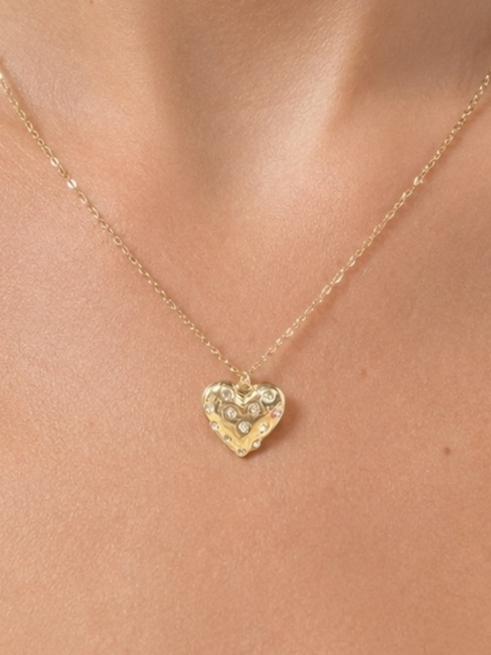 J.Crew Crystal Heart Pendant Necklace Gold Tone Layering Necklace - Picture 2 of 3